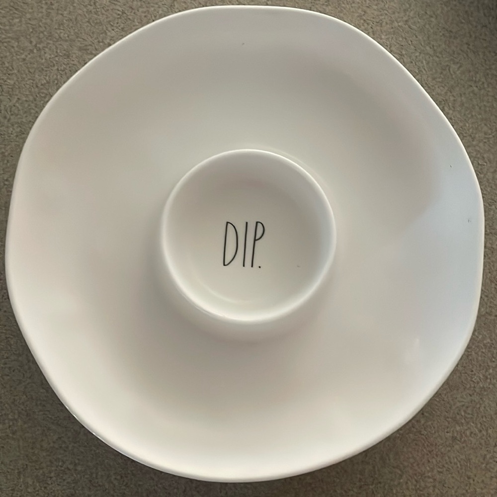 Rae dunn chip and dip platter
